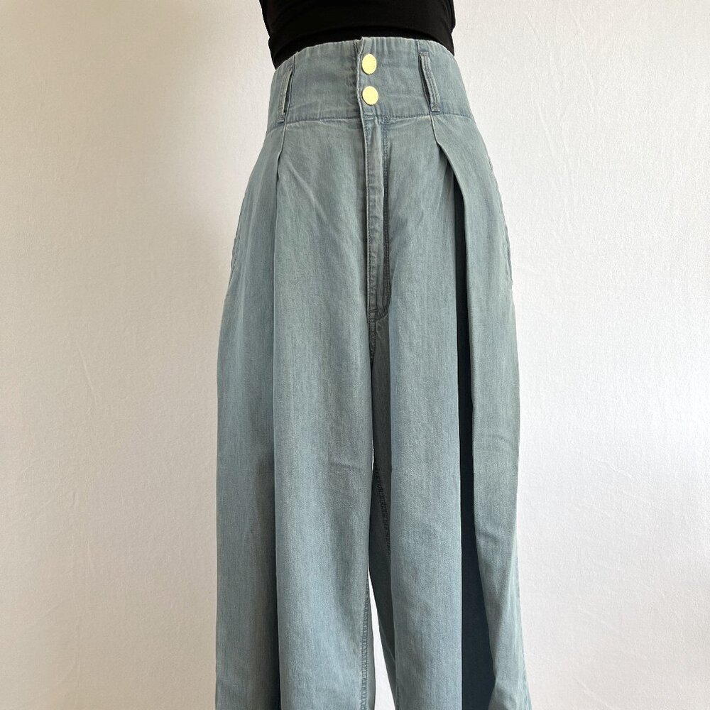 Juicy Couture Black Label Wide-Leg Crop Jeans – Luxe, Dramatic, & Effortless!